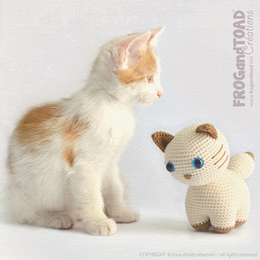 Chat Amigurumi Crochet Cat - BureauCATS - FROGandTOAD Créations